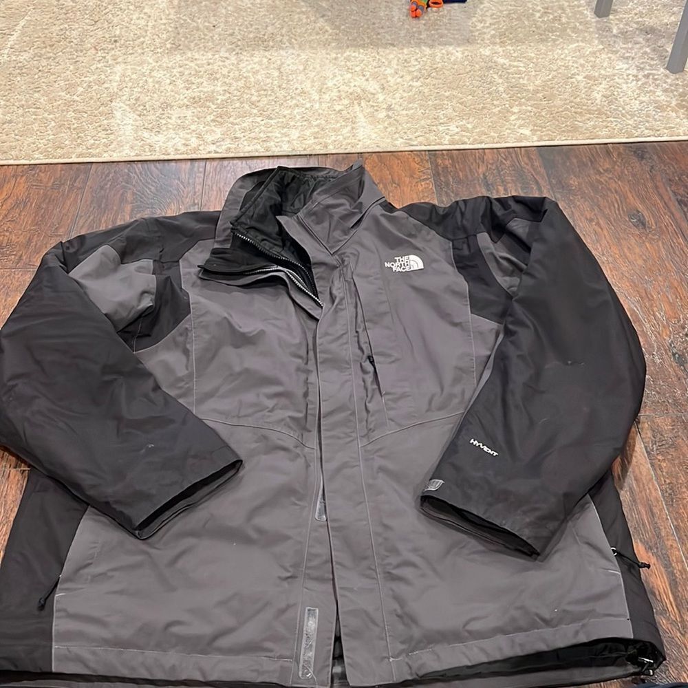VTG The North Face Hyvent Jacket Mens XLarge Grey Two Tone has a thin puffer